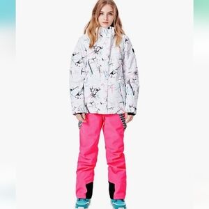 NWT Stylish White and Pink Ski Outfit Set